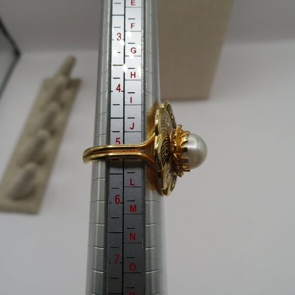 Vintage Damascene Style Faux Pearl Floral Ring Size 5 Adjustable - Picture 10 of 10